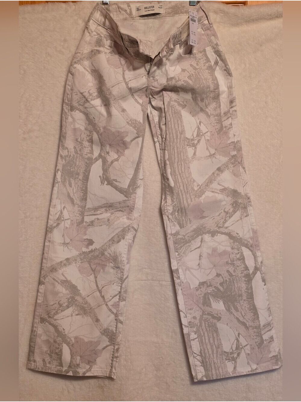 NWT Hollister Low-Rise Baggy Camo Tree Print Pants